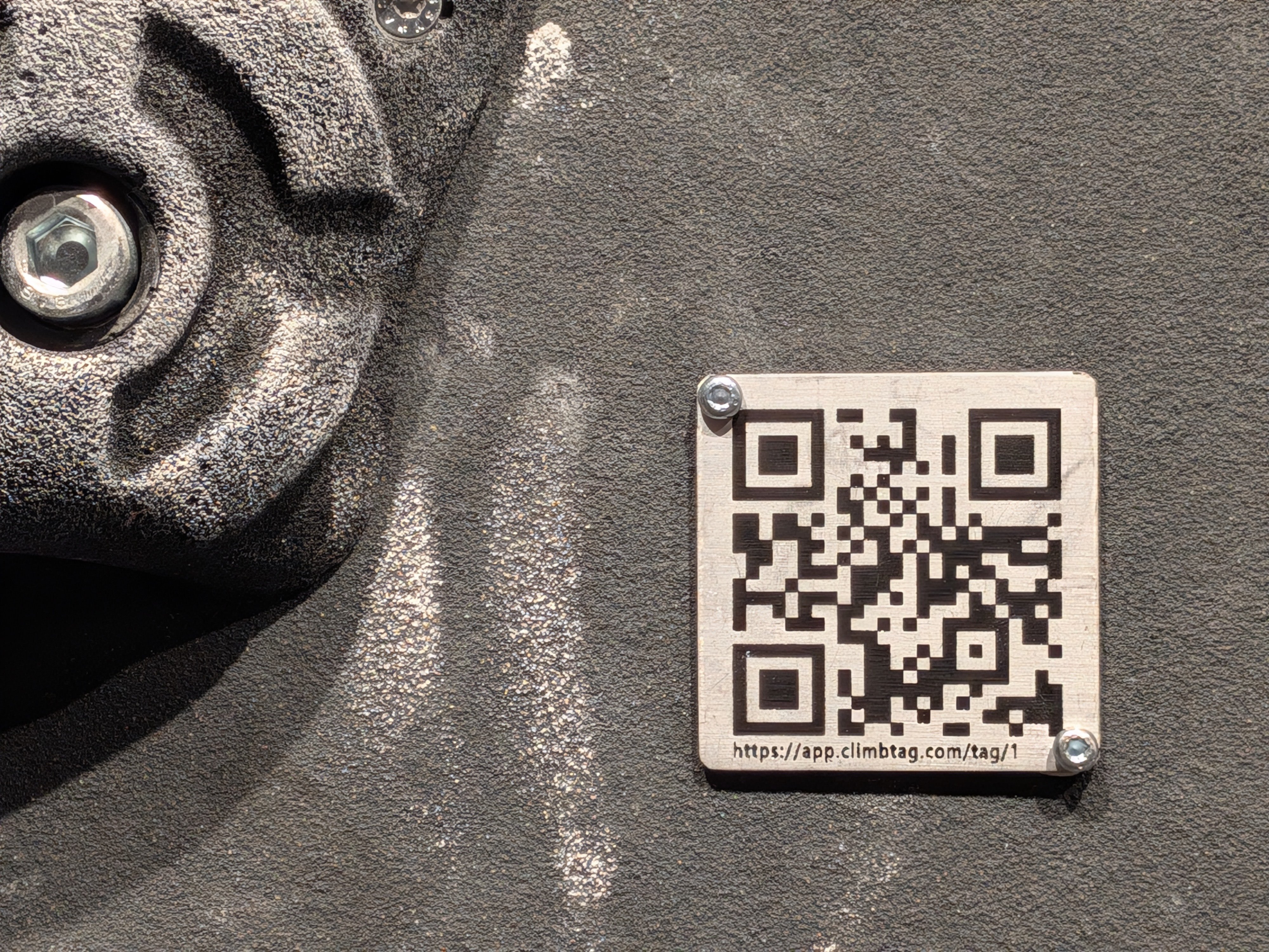 Climbing hold with QR code